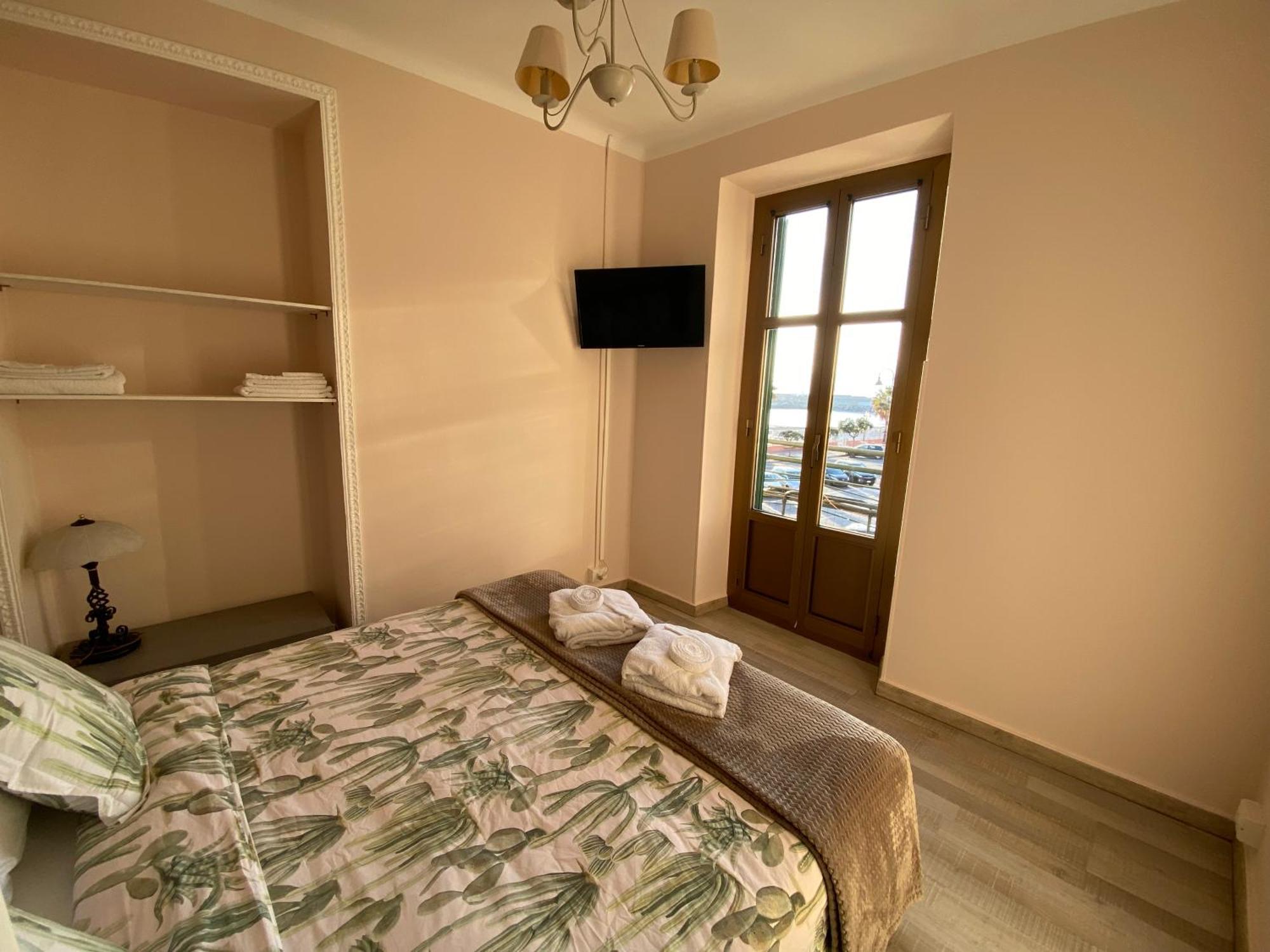 Appartement L'Eternita' E' Il Mare Mischiato Col Sole Rimbaud à Vintimille Extérieur photo